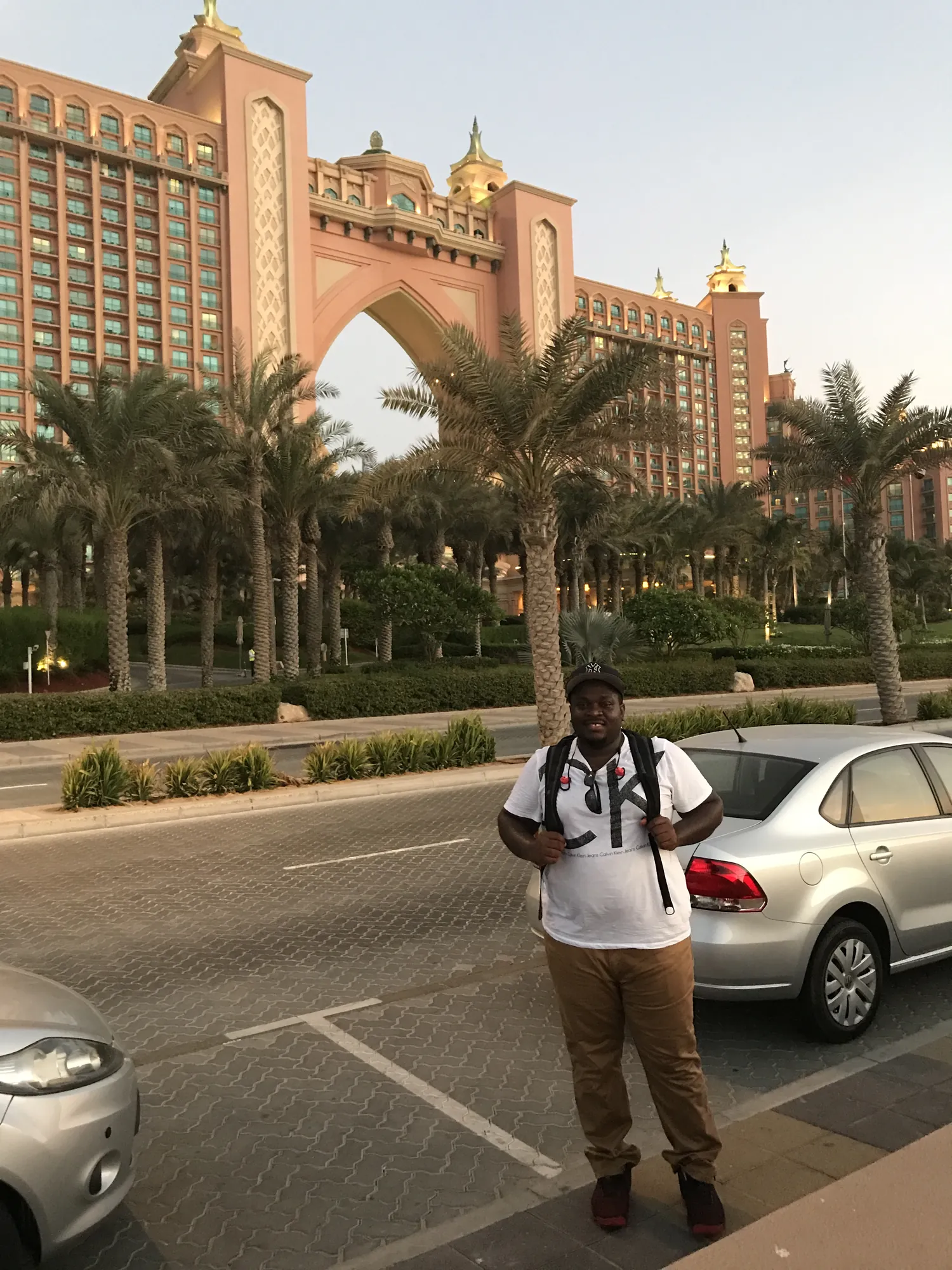 Asong standing before the great arch of Atlantis The Palm